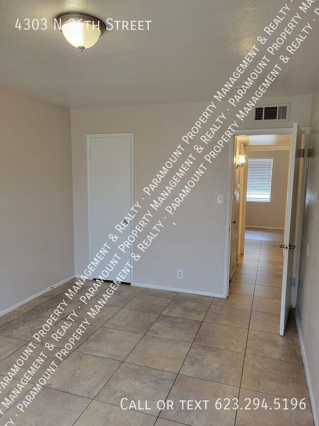 Building Photo - **Move in Special!** 2 Bed/1 Bath ready fo...