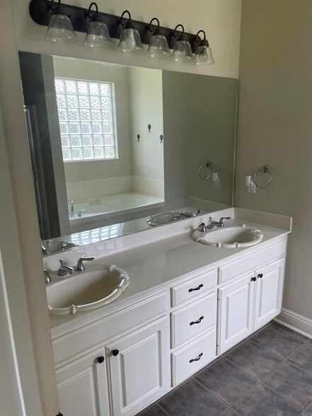 Building Photo - 36497 Stanton Hall Ave