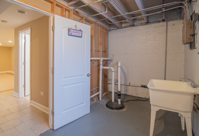 Building Photo - 12123 S Lafayette Ave