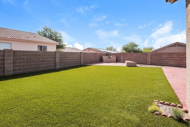 Building Photo - 5861 W Agave Bloom Ln