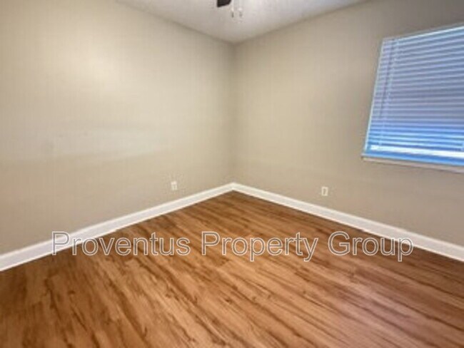 Building Photo - 500 N Crow Rd