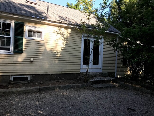Building Photo - 35 Noble St