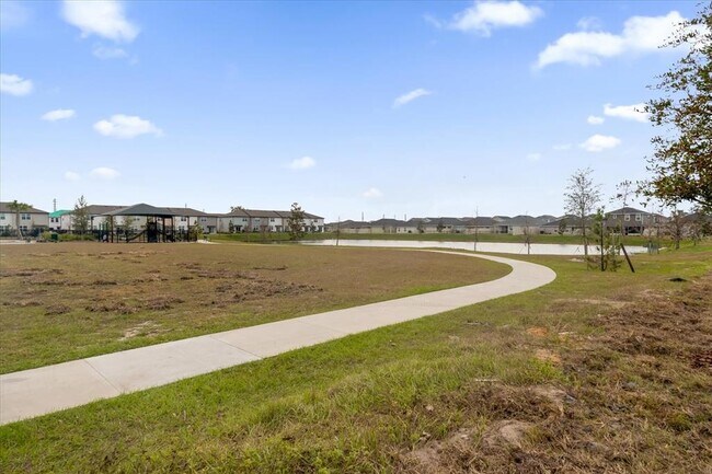 Building Photo - 5942 Chestnut Grv Pl