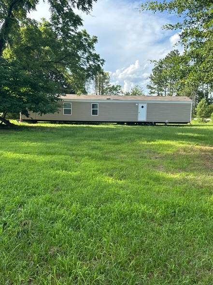 Building Photo - 495 Westover Dr