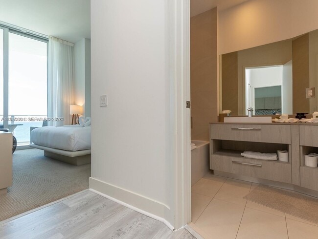 Building Photo - 4111 S Ocean Dr