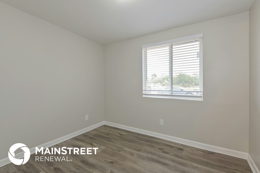 Building Photo - 7651 E Poinciana Dr