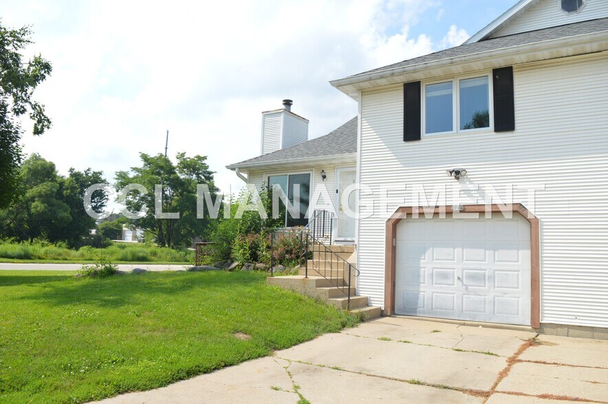 Primary Photo - 2704 Norwich St