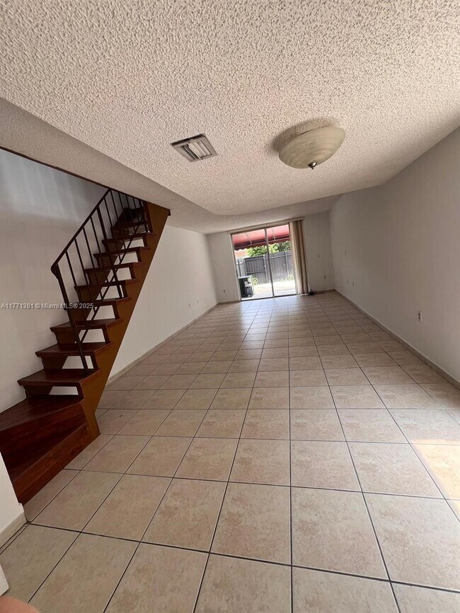 Building Photo - 1074 W 38th St