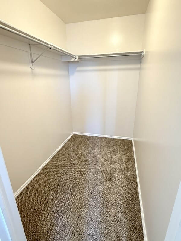 Building Photo - 2022 N 850 W