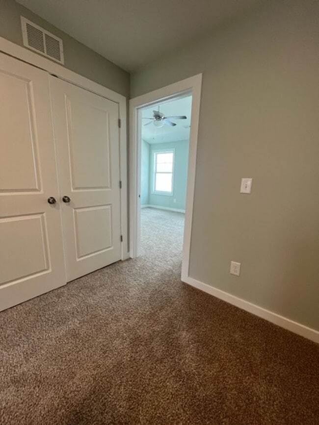 Building Photo - BEAUTIFUL! 2 Bedroom with Flex Space Townh...