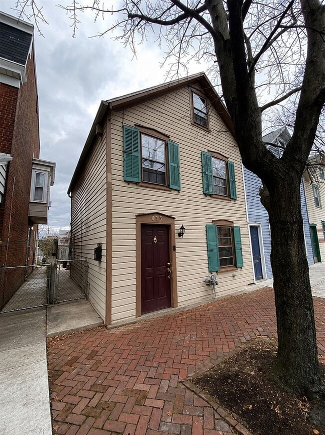 Building Photo - 937 W Turner St