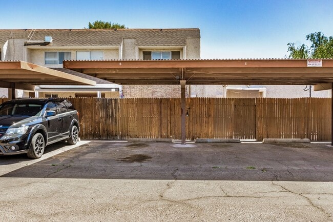 Building Photo - 1052 S San Jose