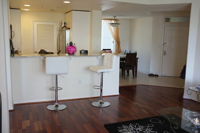Breakfast Bar, Kitchen & Dining - 3901 Lick Mill Blvd