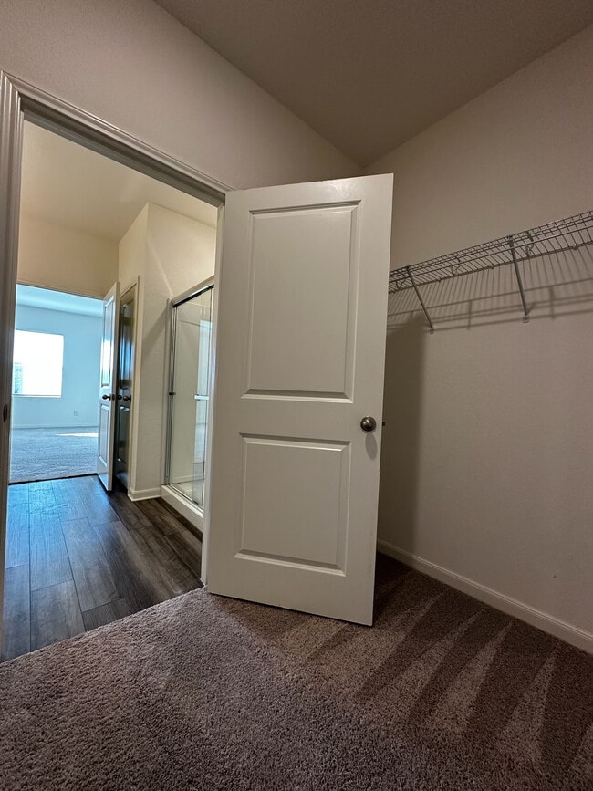 Building Photo - 14432 Woodland Vly