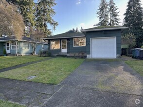 Building Photo - Gorgeous 2-Bedroom Rambler in heart of Fir...