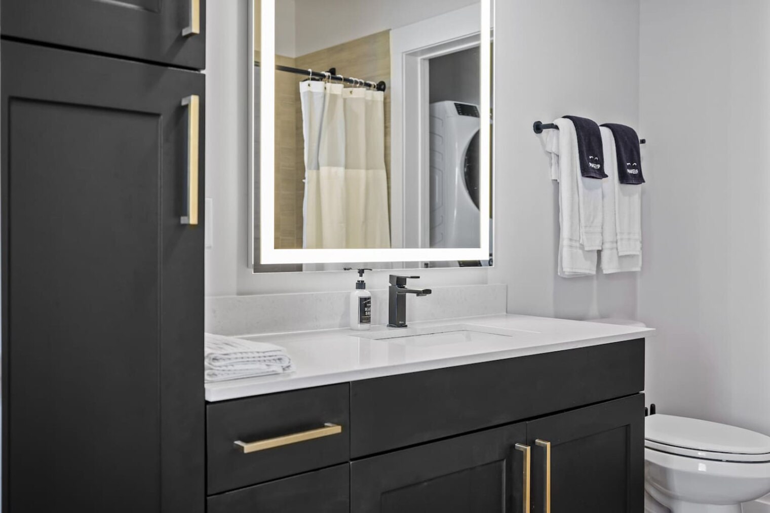 Building Photo - 2412 W Cypress St