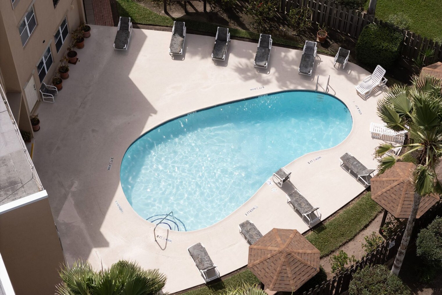 Building Photo - 115 E Coronado Dr