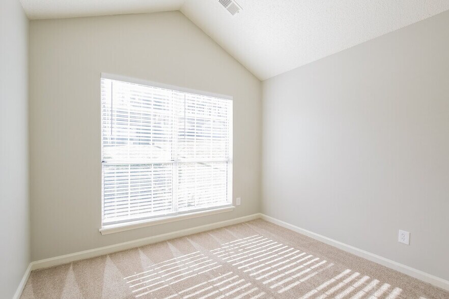 Building Photo - 2158 Denson Ln S W