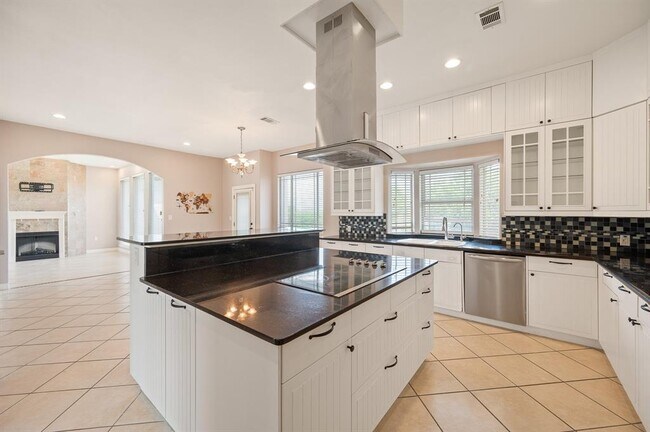Building Photo - 13819 Lakeview Meadow Dr