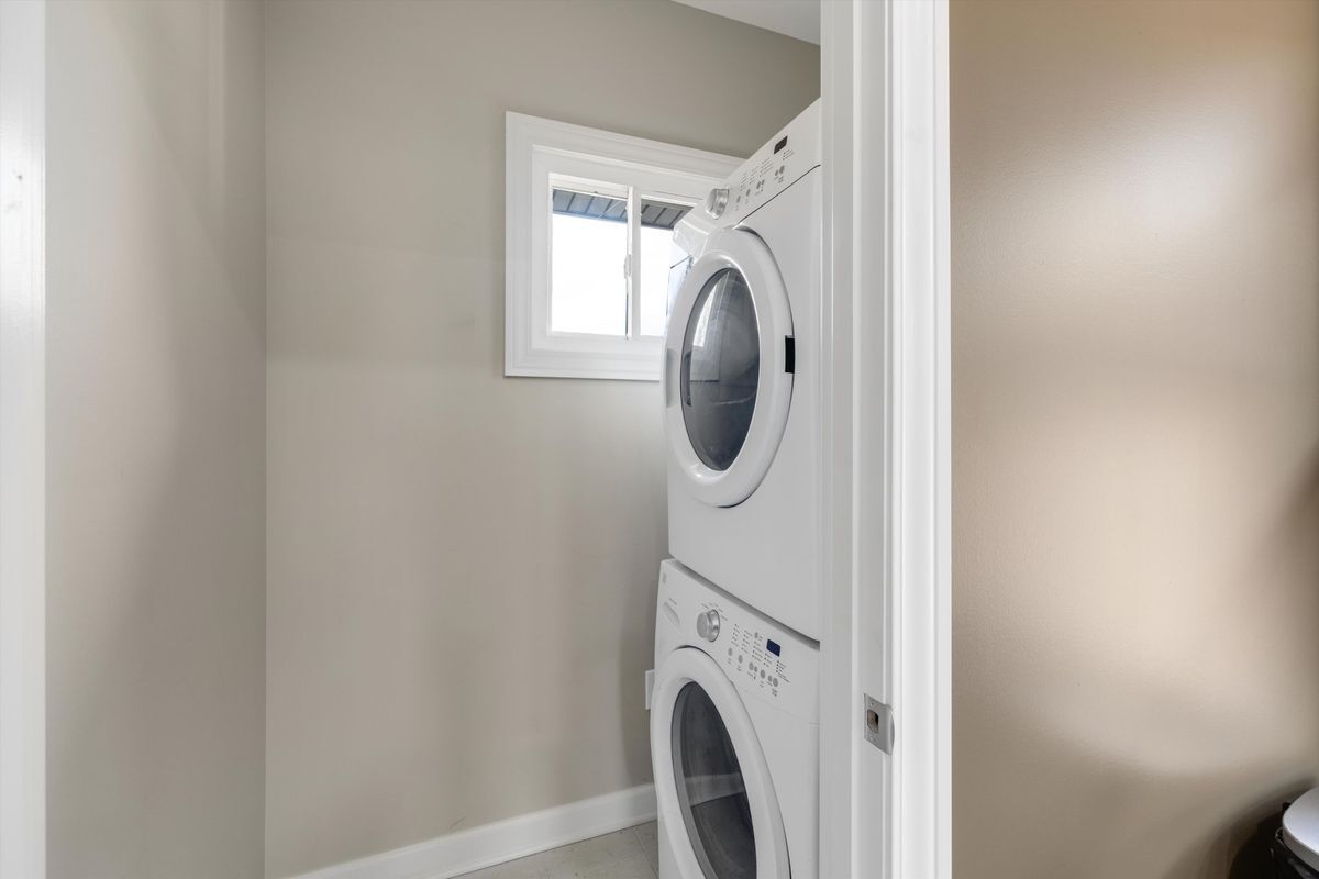 Building Photo - 1458 Virginia Park St