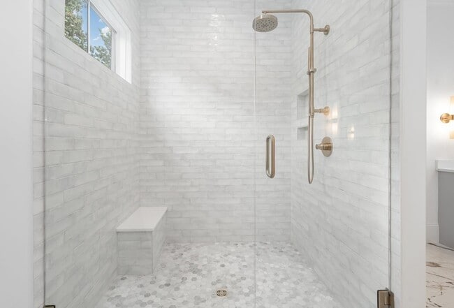 Building Photo - 909B Gale Ln