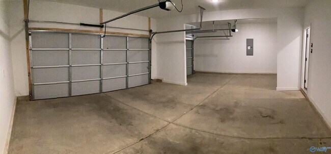 Building Photo - 3220 Spool Ln SW