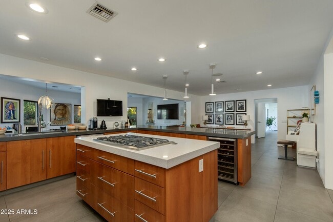 Building Photo - 3601 N 55th Pl