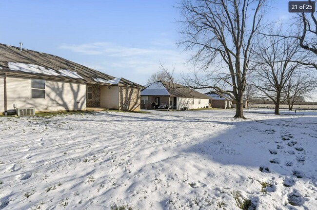 Building Photo - Ozark Duplex