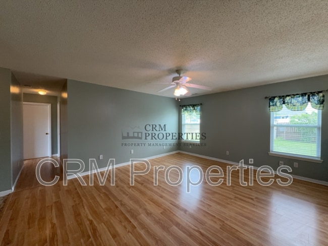 Building Photo - 1058 Springwater Rd