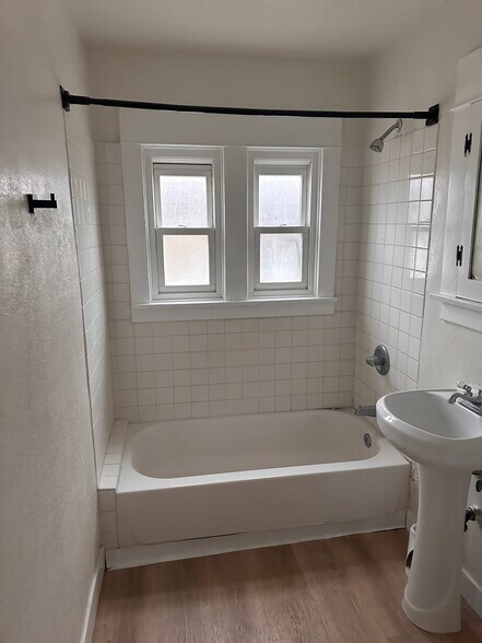 Building Photo - 815 Lime Ave