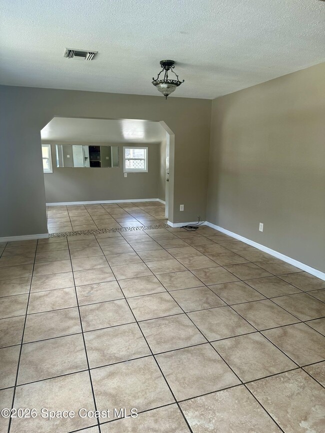 Building Photo - 205 Crown Blvd