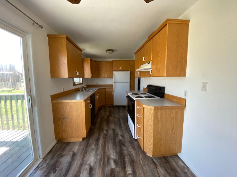 Building Photo - 413 3rd Ave W