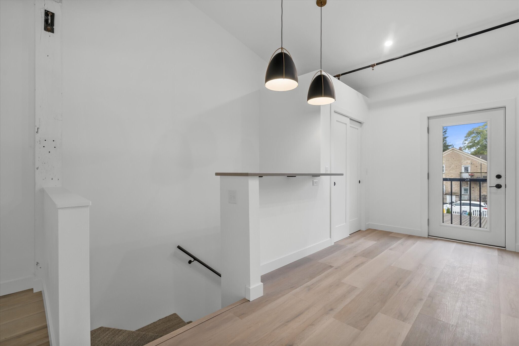 Building Photo - 308 Oak St