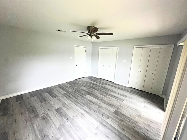 Building Photo - Fisherman's Delight