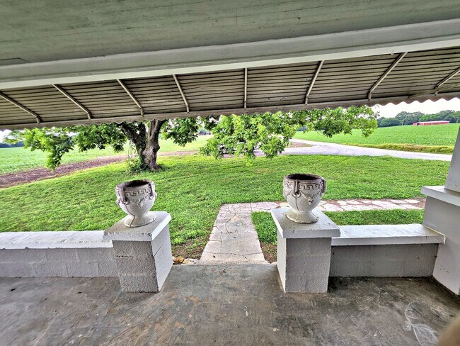 Building Photo - HOUSE FOR RENT - COURTLAND