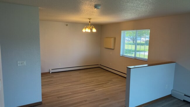Building Photo - Rock Ridge Apartments