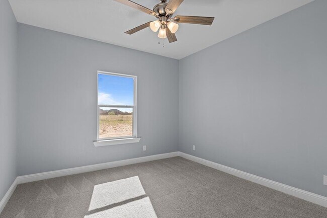 Building Photo - 16110 Red Deer Ave