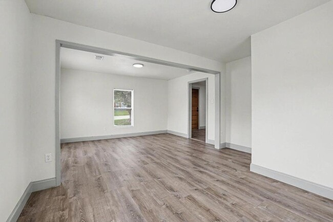 Building Photo - Beautifully Remodeled Home for Rent – Plenty of Space Inside & Out!