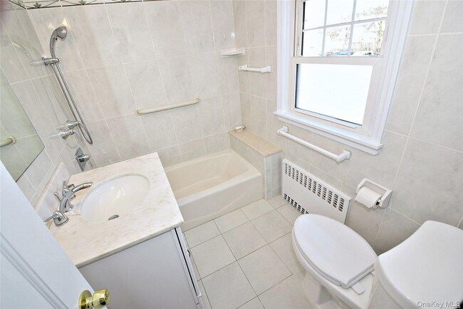 Building Photo - 27 N Lewis Pl