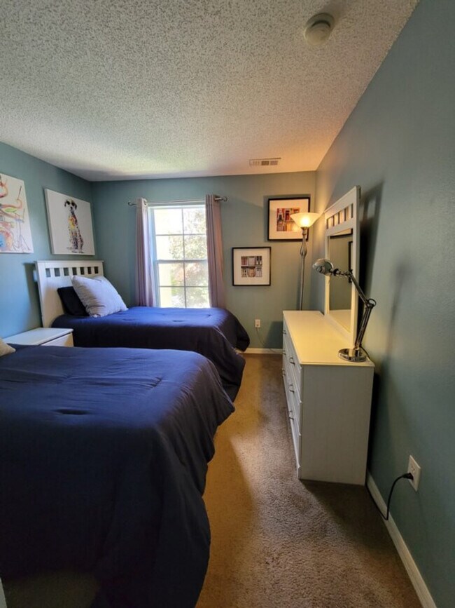 Building Photo - 8523 Crystal Cove Loop