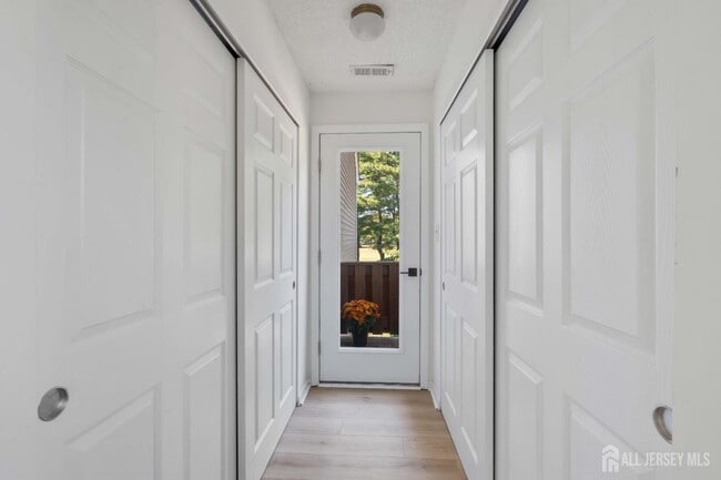 Building Photo - 7518 Tamarron Dr