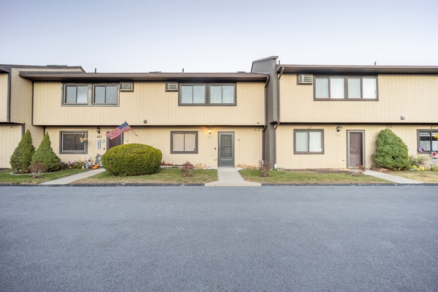 Building Photo - 404 Chelsea Cv S