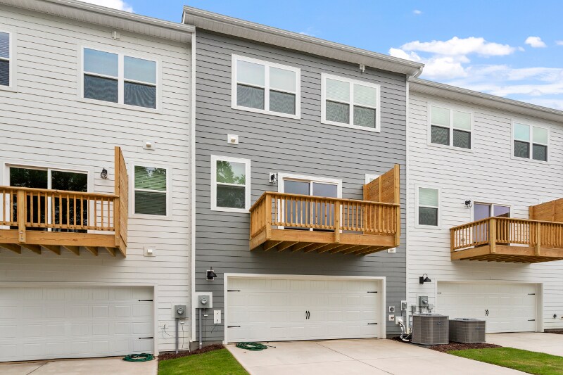 Building Photo - 703 Lucky Clover Wy