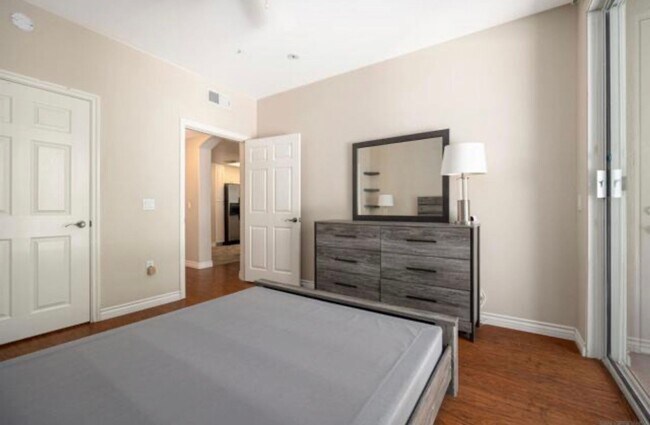 Building Photo - $2,950 - 1 Bed / 1 Bath Bottom Floor Beautiful Condo at Regents La Jolla