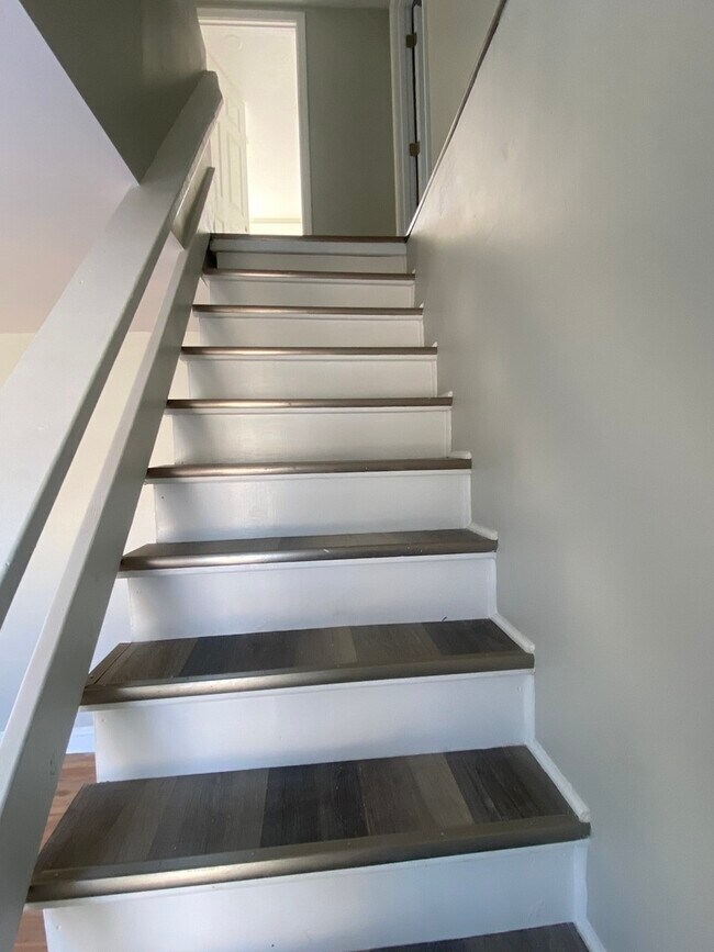 Building Photo - 8046 S Manistee Ave