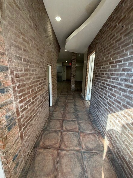 Building Photo - 326 Bloomfield Ave