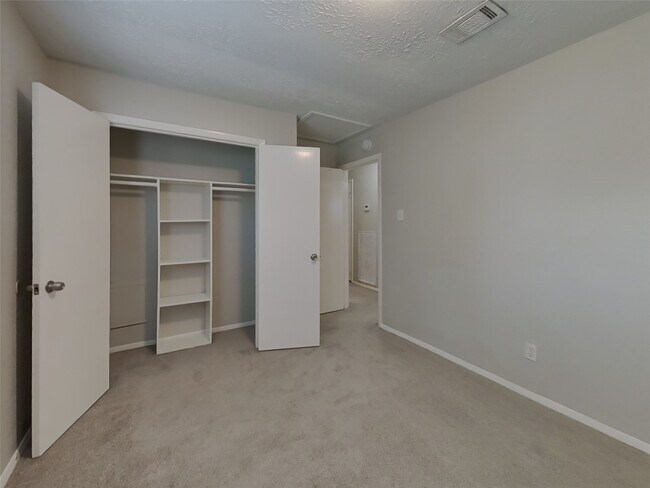 Building Photo - 4238 Burkegate Dr