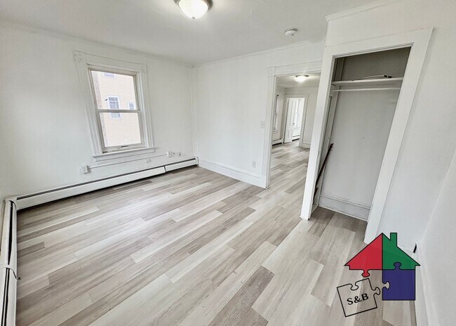 Building Photo - 94 Malletts Bay Ave