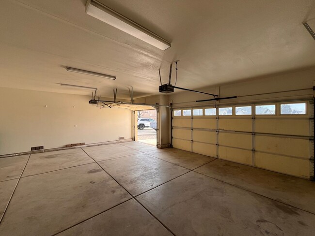 Building Photo - 3-bedroom Home in Desert Lakes Subdivision, Fernley