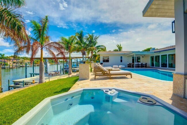 Building Photo - 807 Snug Island